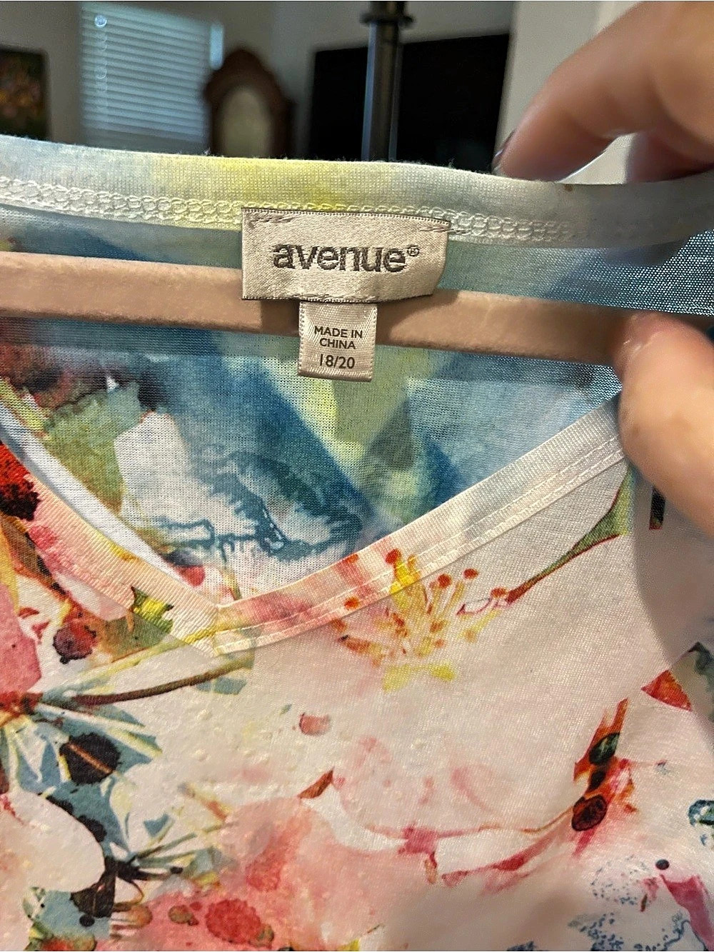 avenue Floral Short Sleeve Top Blue & Pink Size 18/20 - Picture 3 of 6